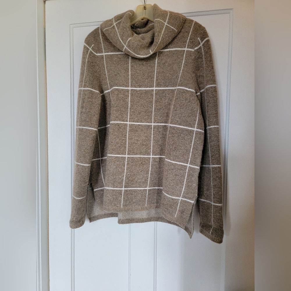 Evolution Over sized turtle neck